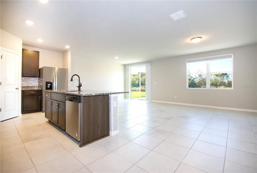 待售: $354,990 (4 贝兹, 2 浴室, 1849 平方英尺)