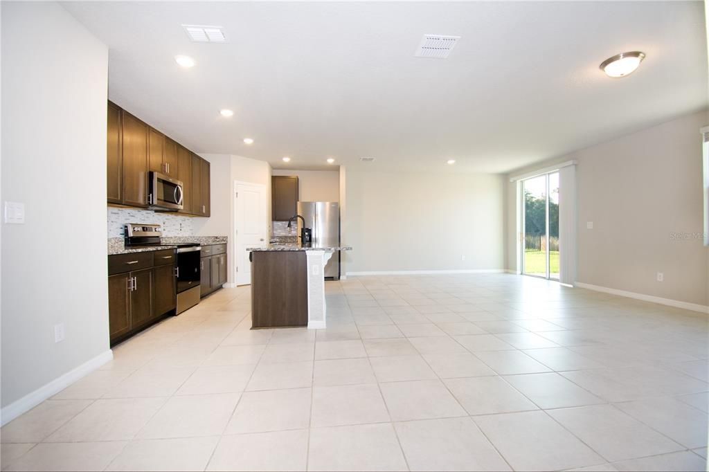 待售: $354,990 (4 贝兹, 2 浴室, 1849 平方英尺)