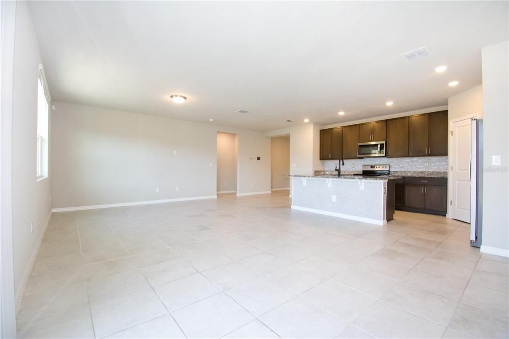 待售: $354,990 (4 贝兹, 2 浴室, 1849 平方英尺)