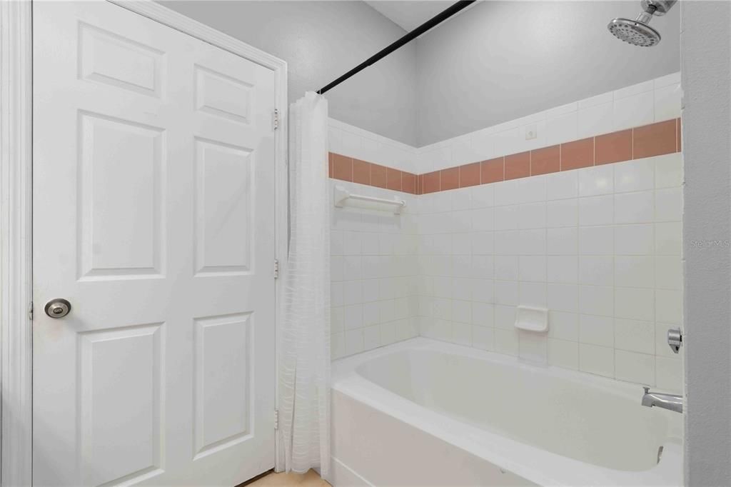 En Venta: $220,000 (3 camas, 2 baños, 1345 Pies cuadrados)