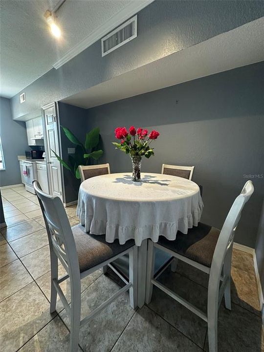 En Venta: $220,000 (3 camas, 2 baños, 1345 Pies cuadrados)