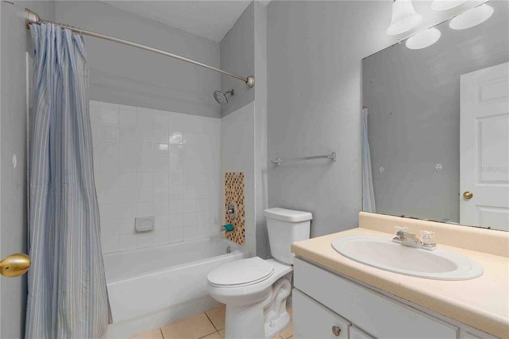 En Venta: $220,000 (3 camas, 2 baños, 1345 Pies cuadrados)