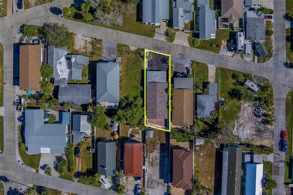 For Rent: $2,200 (2 beds, 1 baths, 676 Square Feet)