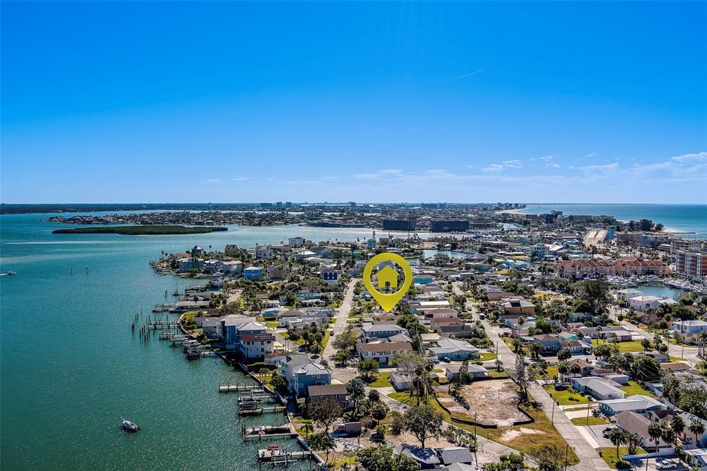 For Rent: $2,200 (2 beds, 1 baths, 676 Square Feet)