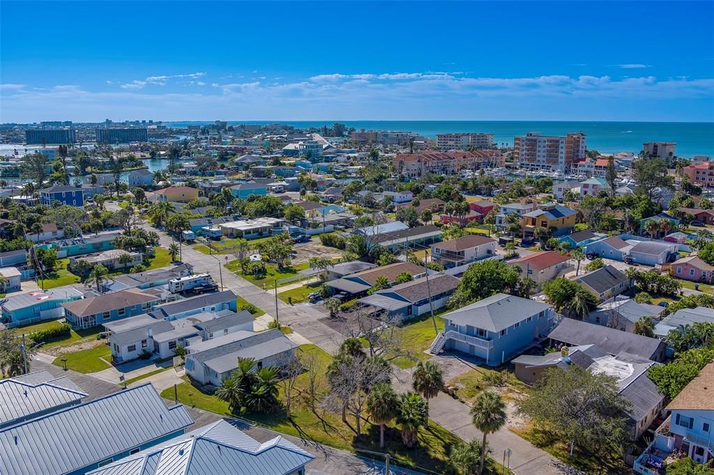 For Rent: $2,200 (2 beds, 1 baths, 676 Square Feet)