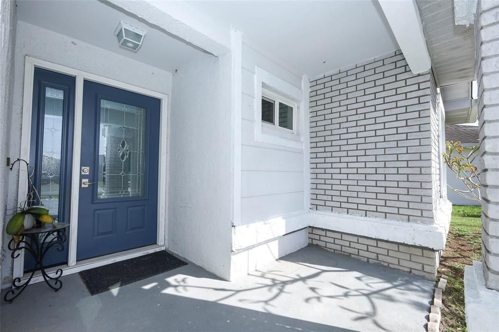 合同活跃: $325,000 (3 贝兹, 2 浴室, 1341 平方英尺)