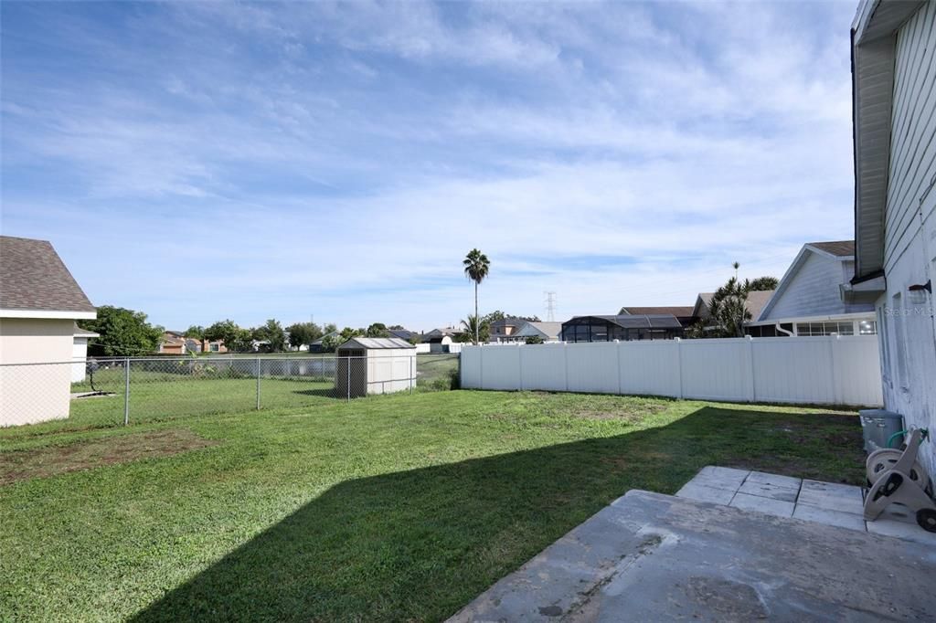 合同活跃: $325,000 (3 贝兹, 2 浴室, 1341 平方英尺)