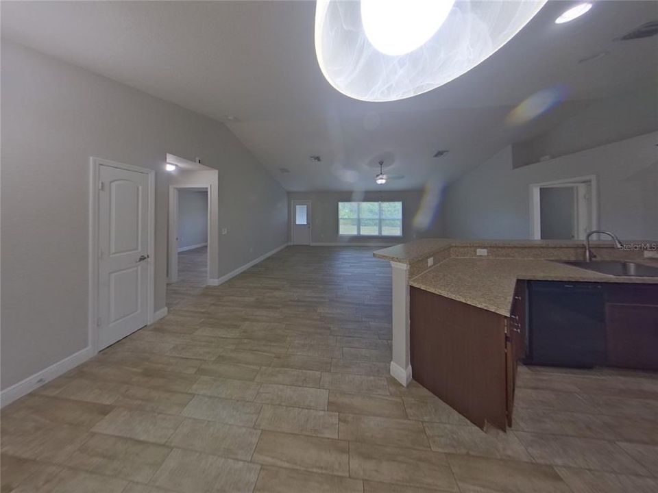 For Rent: $2,219 (3 beds, 2 baths, 1549 Square Feet)