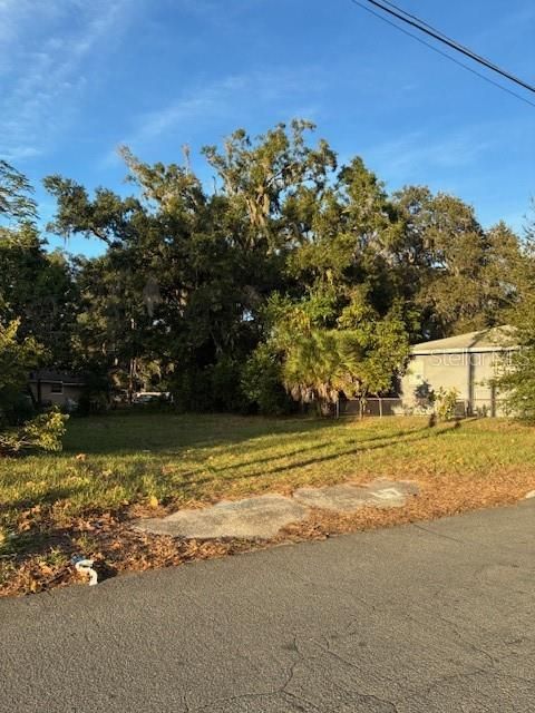 待售: $41,990 (0.10 acres)