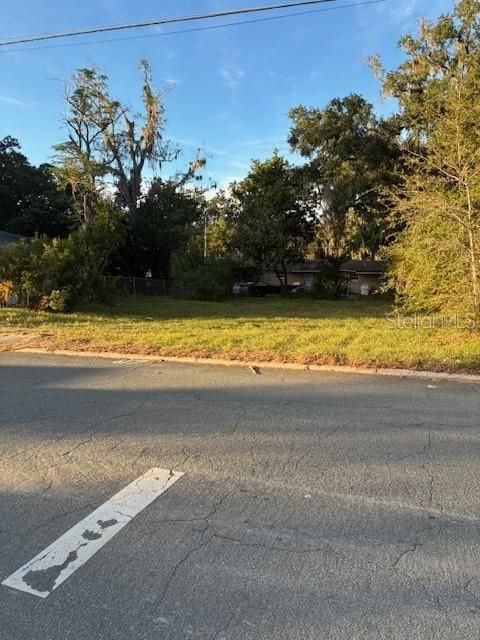 待售: $41,990 (0.10 acres)