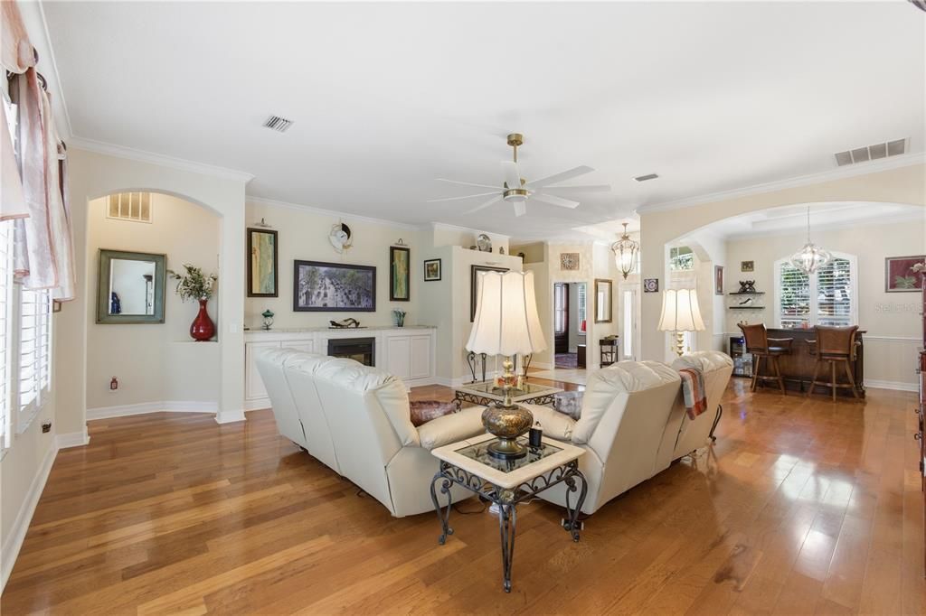 For Sale: $545,000 (3 beds, 2 baths, 2342 Square Feet)