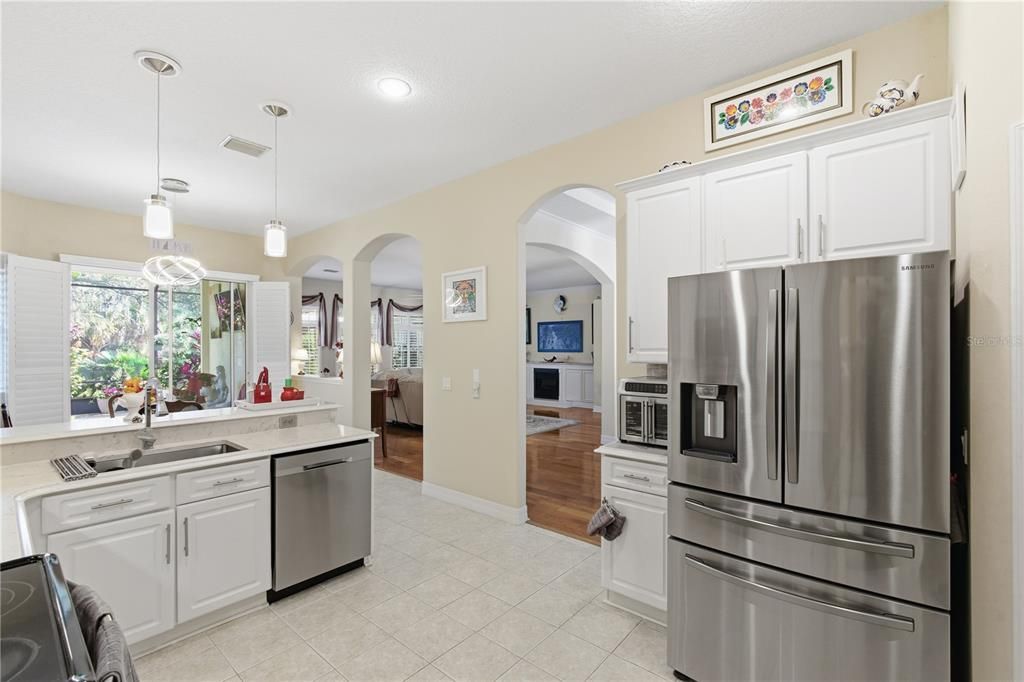 For Sale: $545,000 (3 beds, 2 baths, 2342 Square Feet)