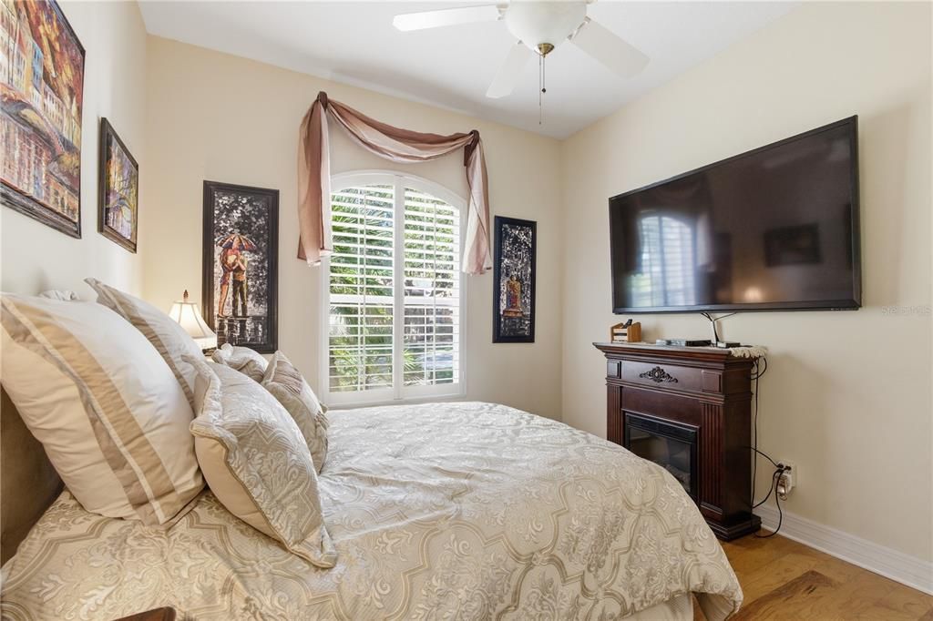 For Sale: $545,000 (3 beds, 2 baths, 2342 Square Feet)