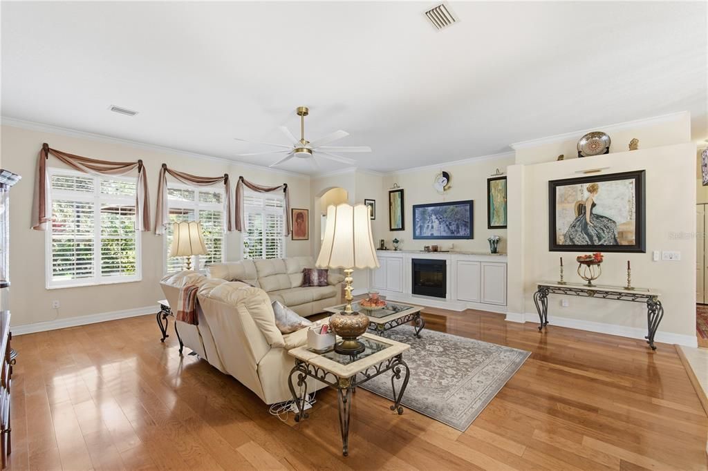 For Sale: $545,000 (3 beds, 2 baths, 2342 Square Feet)