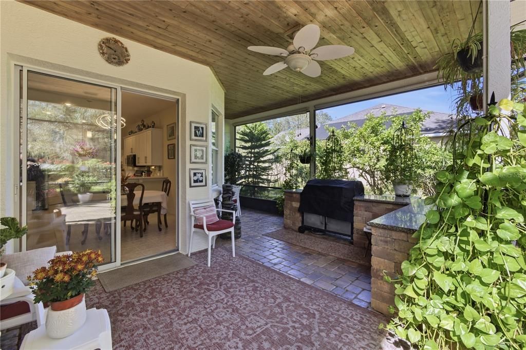 For Sale: $545,000 (3 beds, 2 baths, 2342 Square Feet)