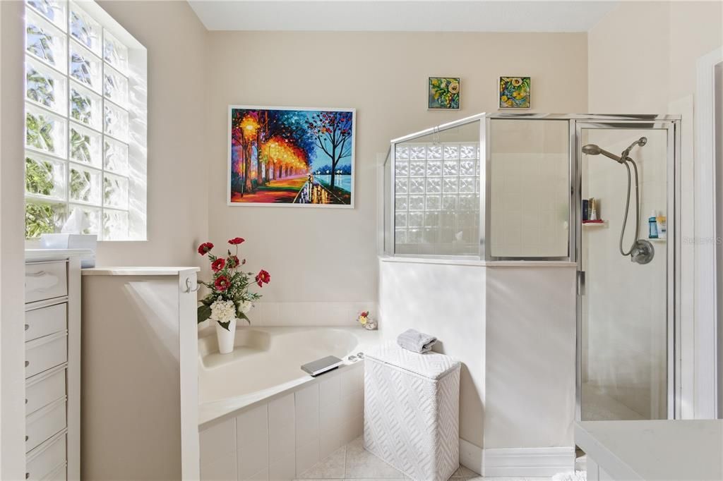 For Sale: $545,000 (3 beds, 2 baths, 2342 Square Feet)