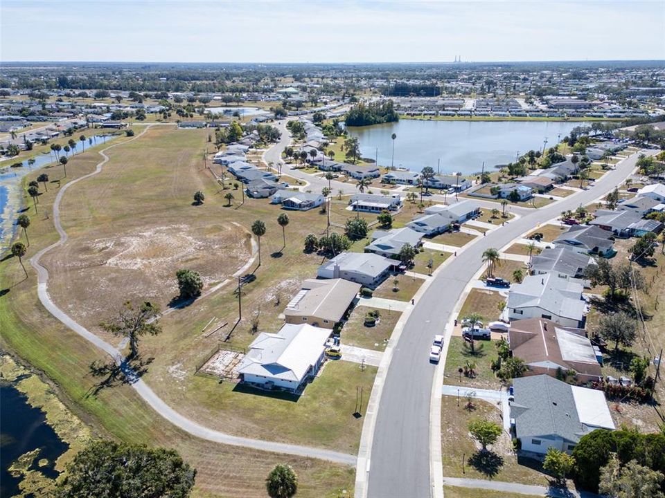 待售: $220,000 (2 贝兹, 1 浴室, 1149 平方英尺)