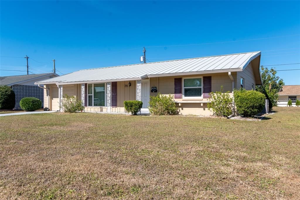 待售: $220,000 (2 贝兹, 1 浴室, 1149 平方英尺)