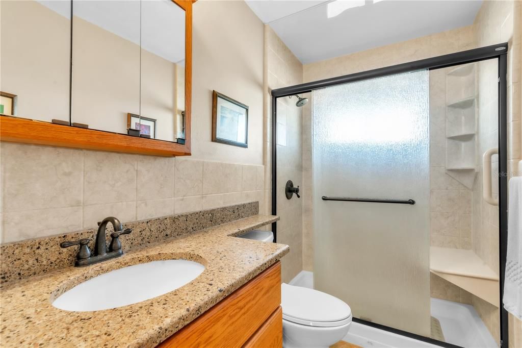 待售: $220,000 (2 贝兹, 1 浴室, 1149 平方英尺)