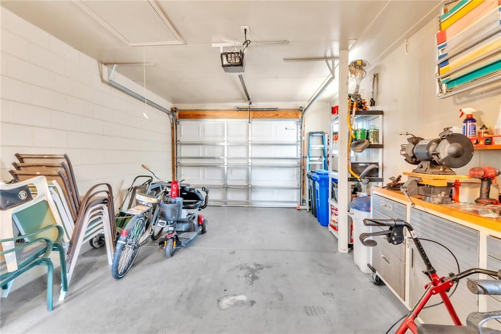 待售: $220,000 (2 贝兹, 1 浴室, 1149 平方英尺)