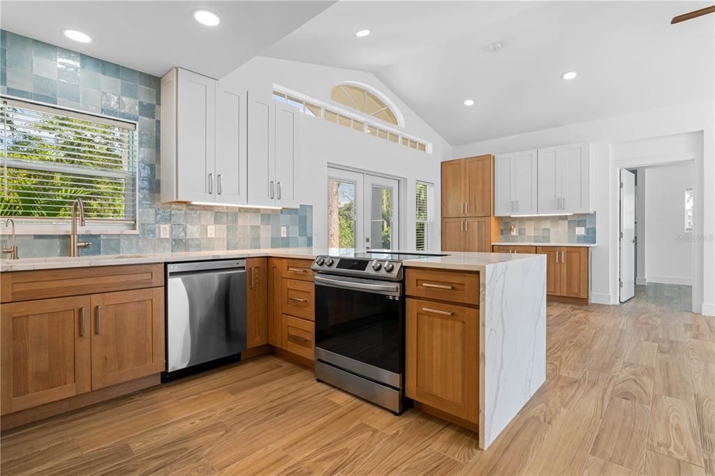 Active With Contract: $524,900 (3 beds, 2 baths, 1532 Square Feet)