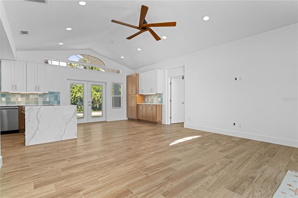 Active With Contract: $524,900 (3 beds, 2 baths, 1532 Square Feet)