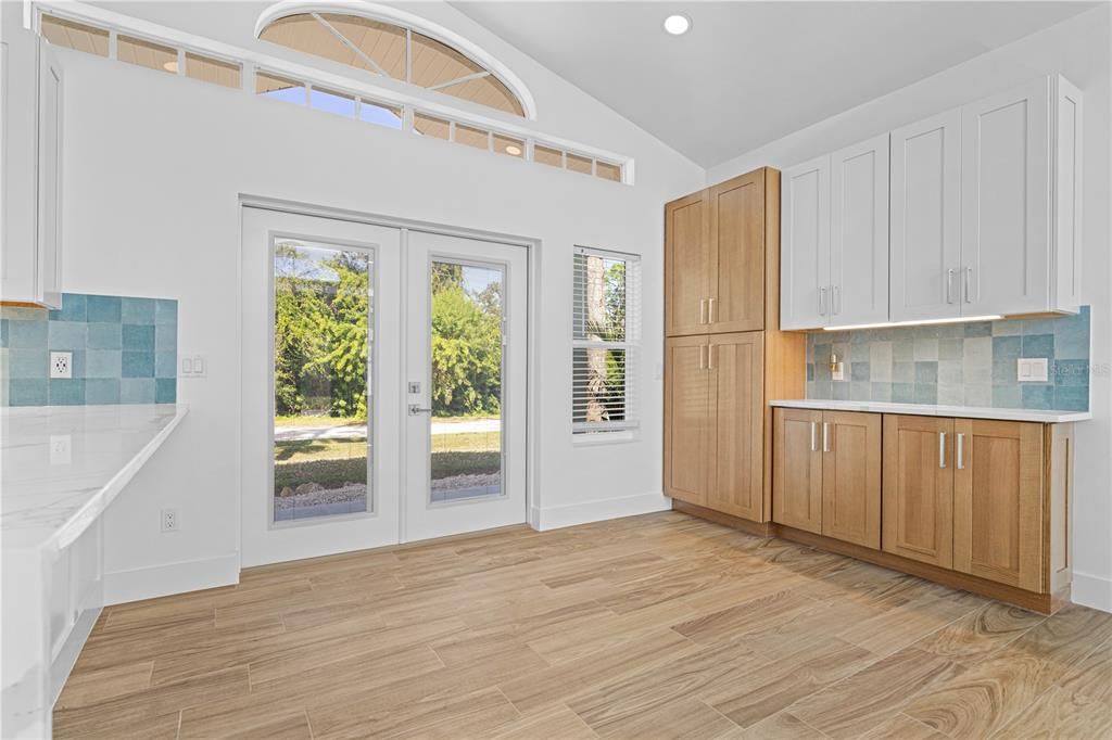 Active With Contract: $524,900 (3 beds, 2 baths, 1532 Square Feet)