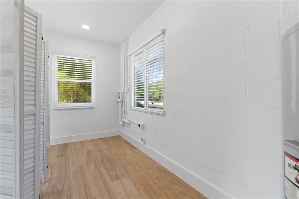 Active With Contract: $524,900 (3 beds, 2 baths, 1532 Square Feet)