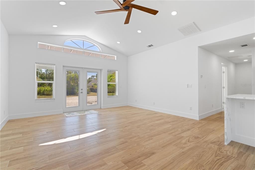 Active With Contract: $524,900 (3 beds, 2 baths, 1532 Square Feet)