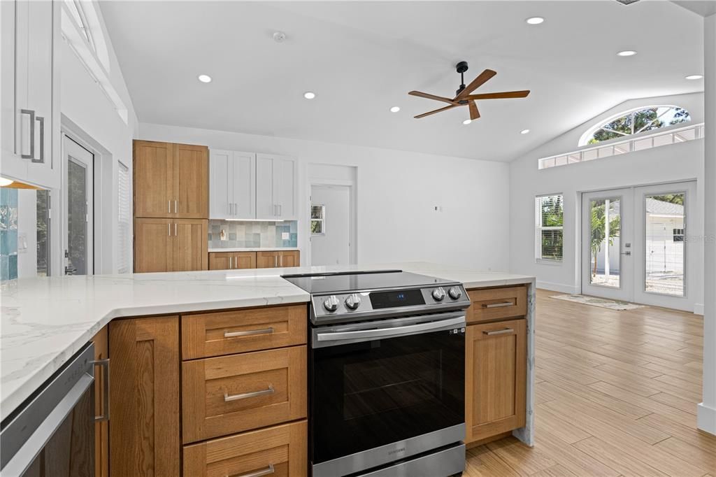 Active With Contract: $524,900 (3 beds, 2 baths, 1532 Square Feet)