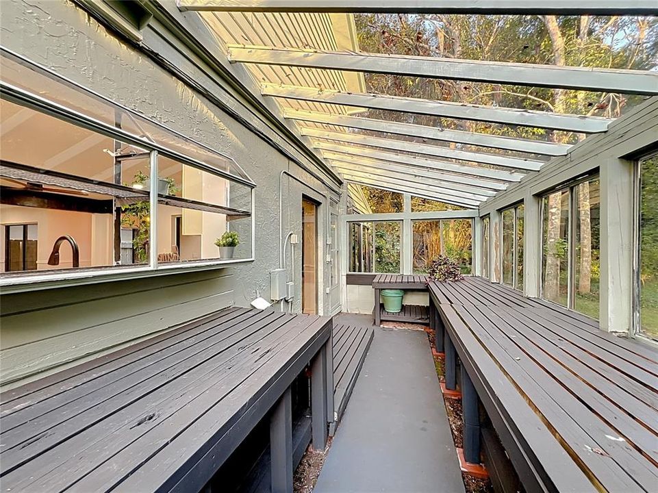 Activo con contrato: $569,000 (3 camas, 3 baños, 2332 Pies cuadrados)