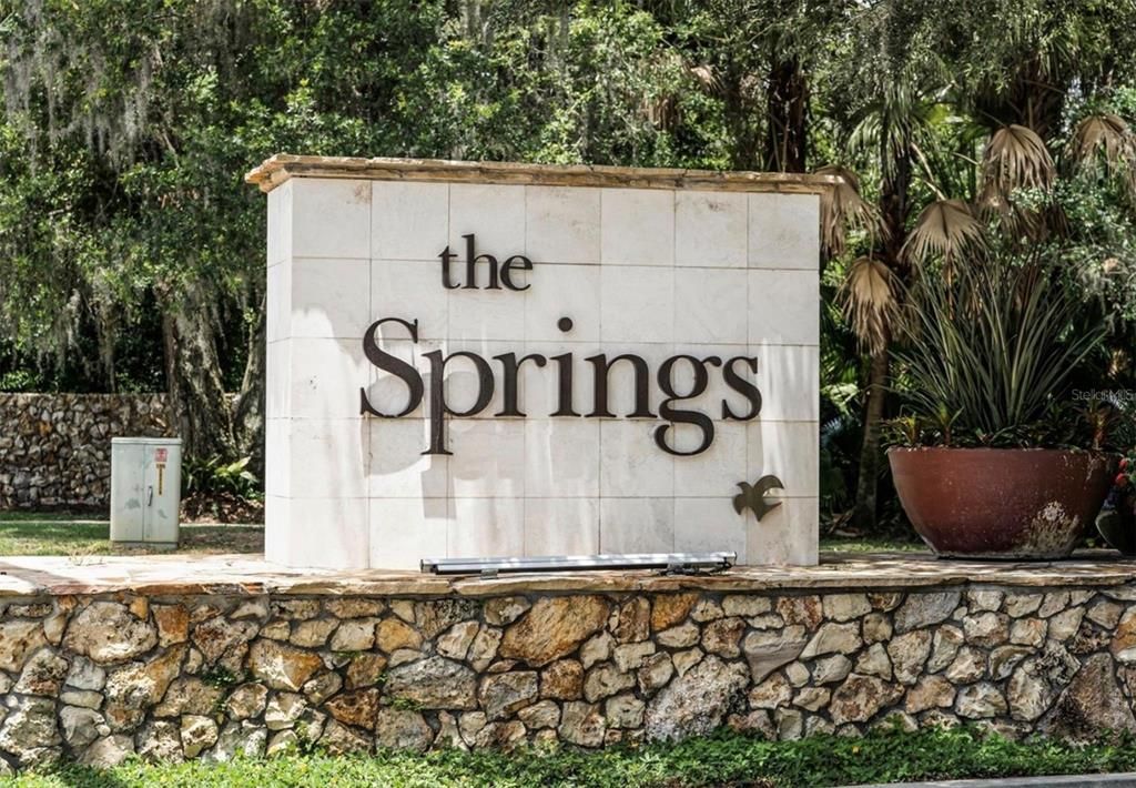 Activo con contrato: $569,000 (3 camas, 3 baños, 2332 Pies cuadrados)