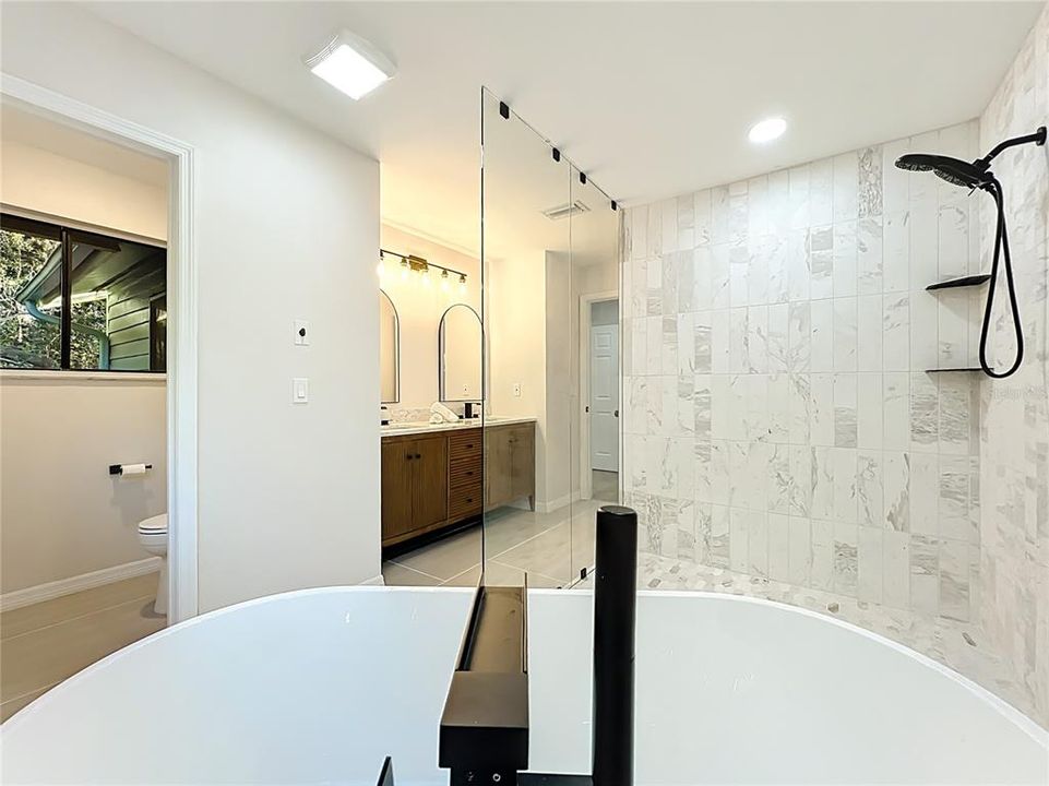 Activo con contrato: $569,000 (3 camas, 3 baños, 2332 Pies cuadrados)