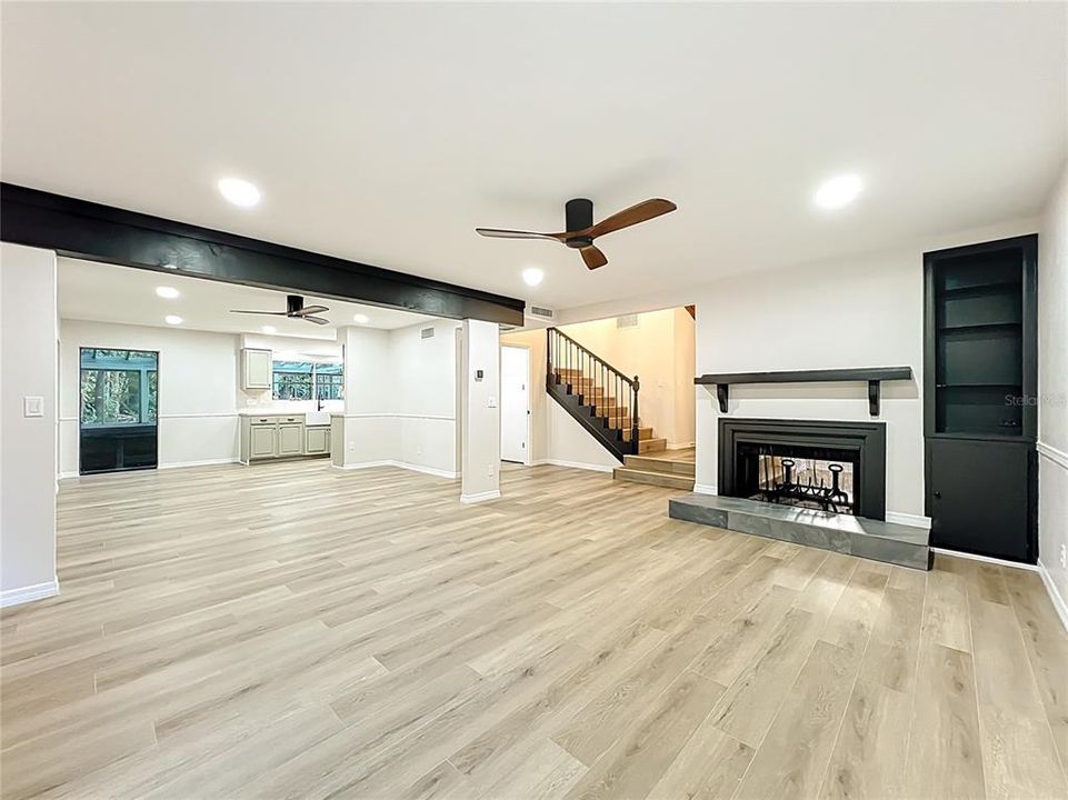 Activo con contrato: $569,000 (3 camas, 3 baños, 2332 Pies cuadrados)