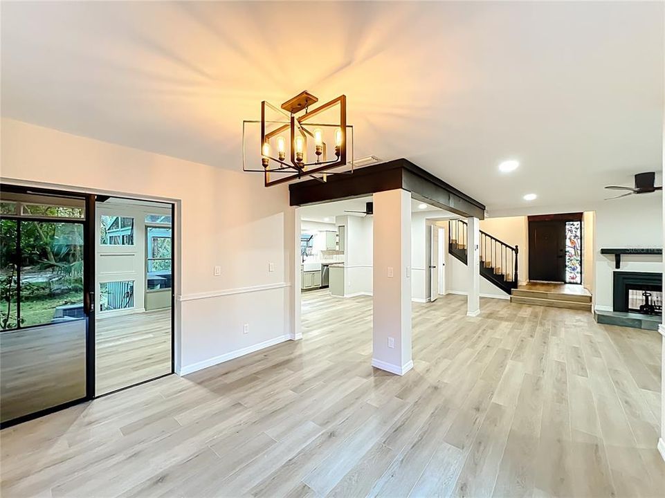 Activo con contrato: $569,000 (3 camas, 3 baños, 2332 Pies cuadrados)