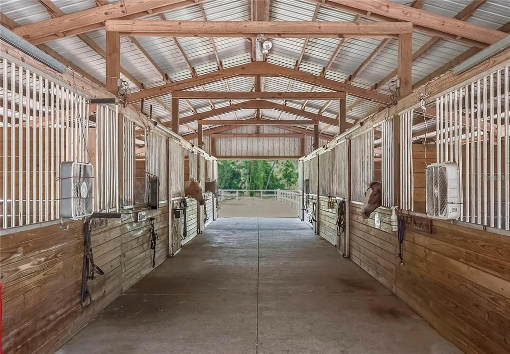 Activo con contrato: $569,000 (3 camas, 3 baños, 2332 Pies cuadrados)