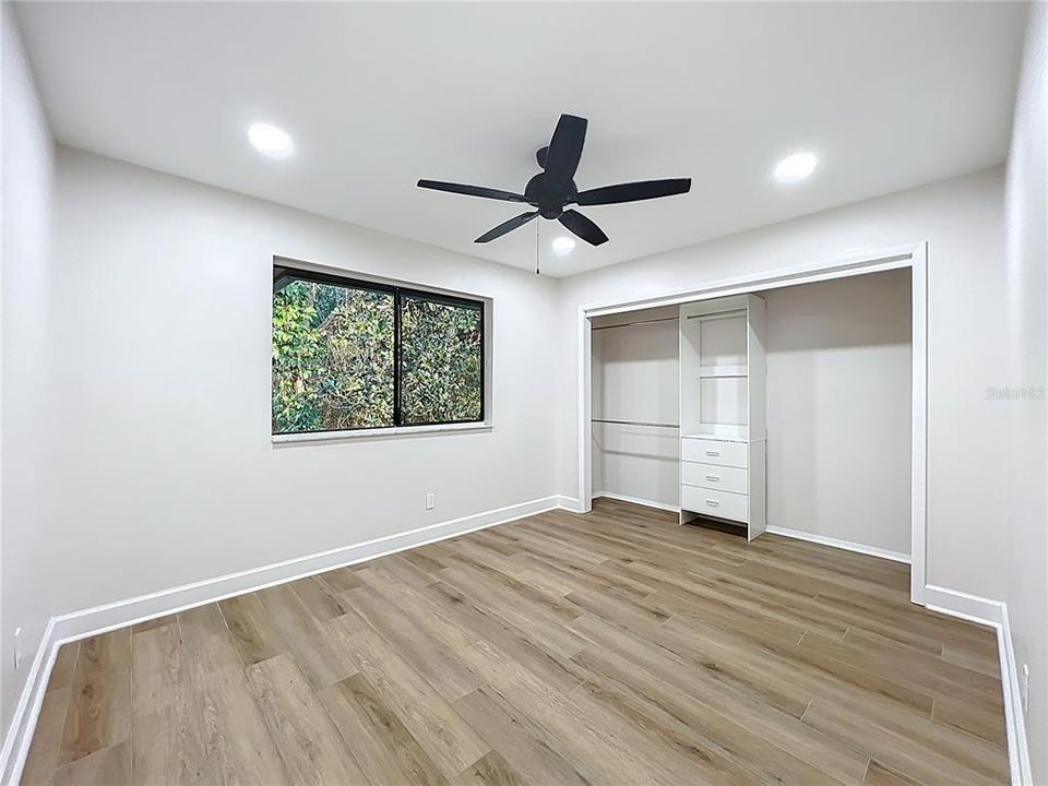 Activo con contrato: $569,000 (3 camas, 3 baños, 2332 Pies cuadrados)