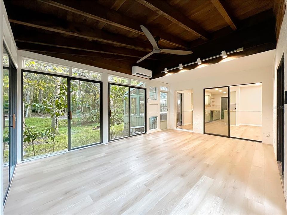 Activo con contrato: $569,000 (3 camas, 3 baños, 2332 Pies cuadrados)