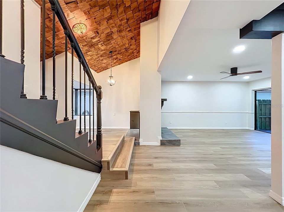 Activo con contrato: $569,000 (3 camas, 3 baños, 2332 Pies cuadrados)