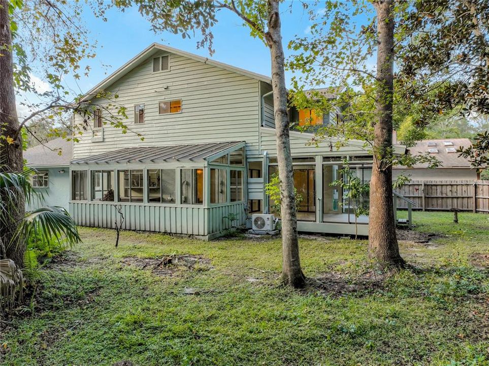 Activo con contrato: $569,000 (3 camas, 3 baños, 2332 Pies cuadrados)