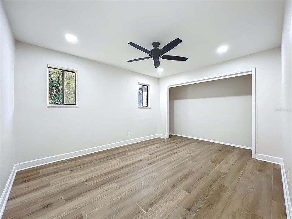 Activo con contrato: $569,000 (3 camas, 3 baños, 2332 Pies cuadrados)