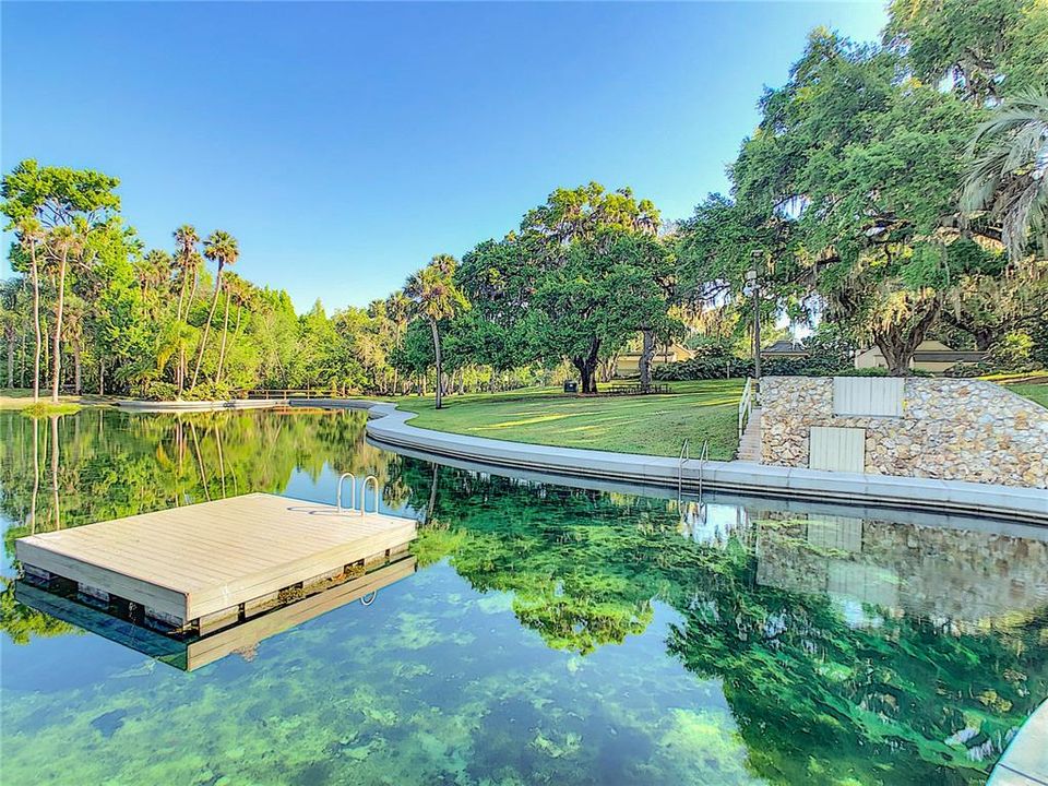 Activo con contrato: $569,000 (3 camas, 3 baños, 2332 Pies cuadrados)