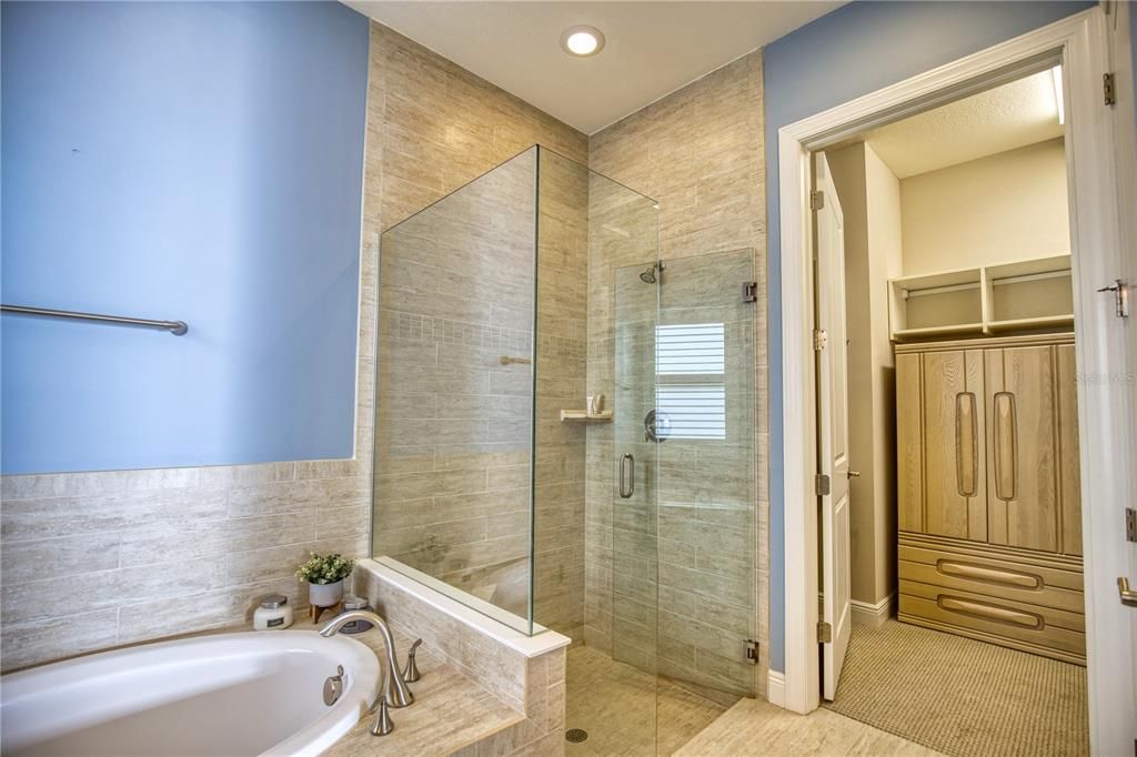 For Rent: $3,200 (2 beds, 2 baths, 1768 Square Feet)