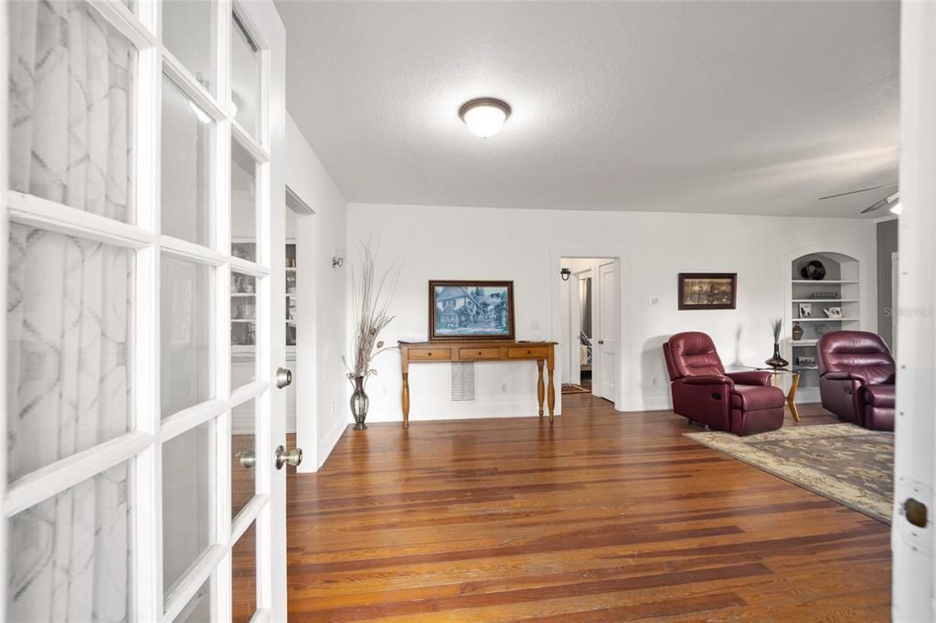 For Sale: $450,000 (4 beds, 2 baths, 2095 Square Feet)