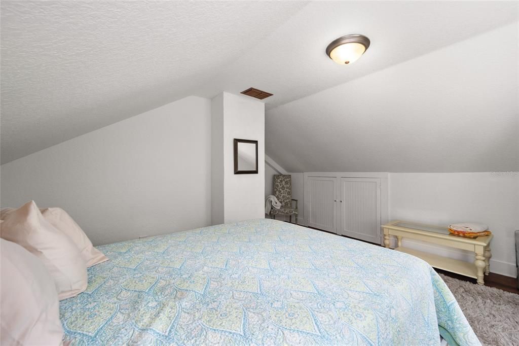 For Sale: $450,000 (4 beds, 2 baths, 2095 Square Feet)