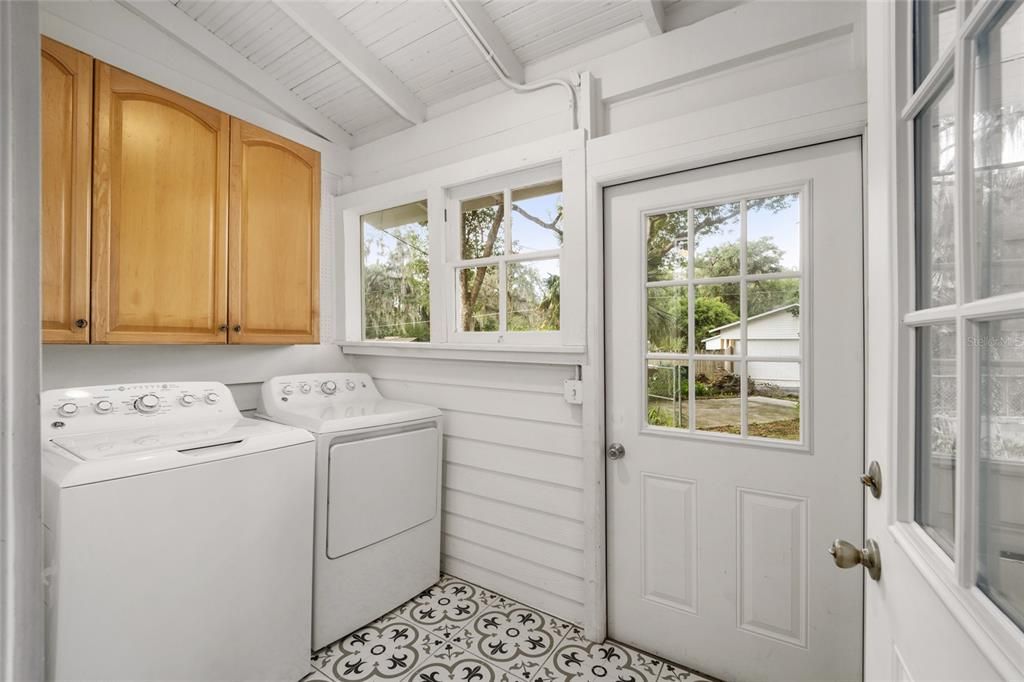 For Sale: $450,000 (4 beds, 2 baths, 2095 Square Feet)