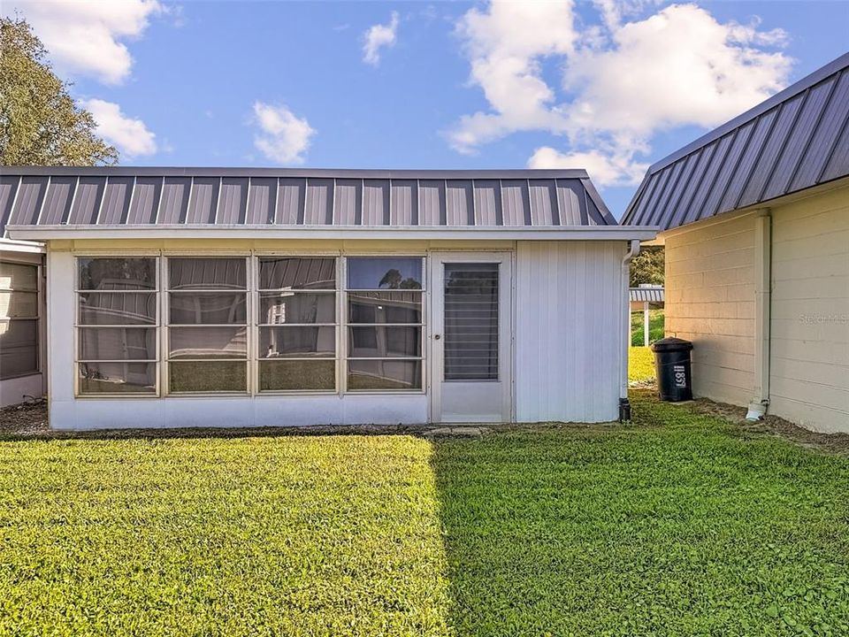 待售: $130,000 (2 贝兹, 2 浴室, 984 平方英尺)