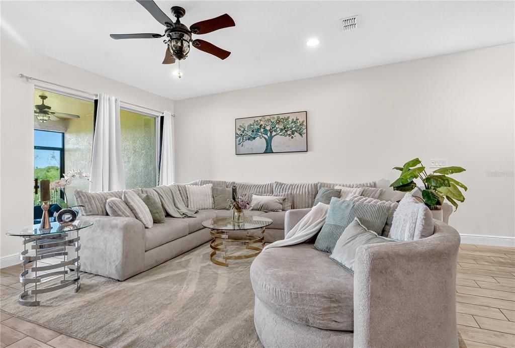 For Rent: $4,250 (4 beds, 3 baths, 2587 Square Feet)