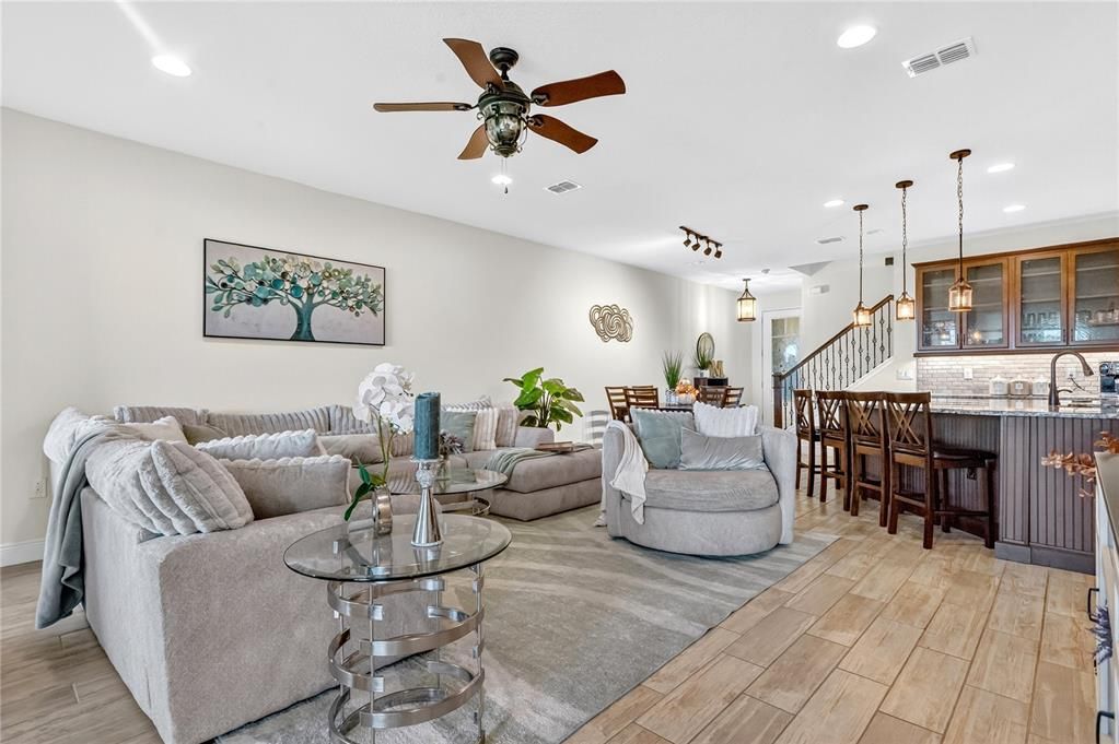 For Rent: $4,250 (4 beds, 3 baths, 2587 Square Feet)