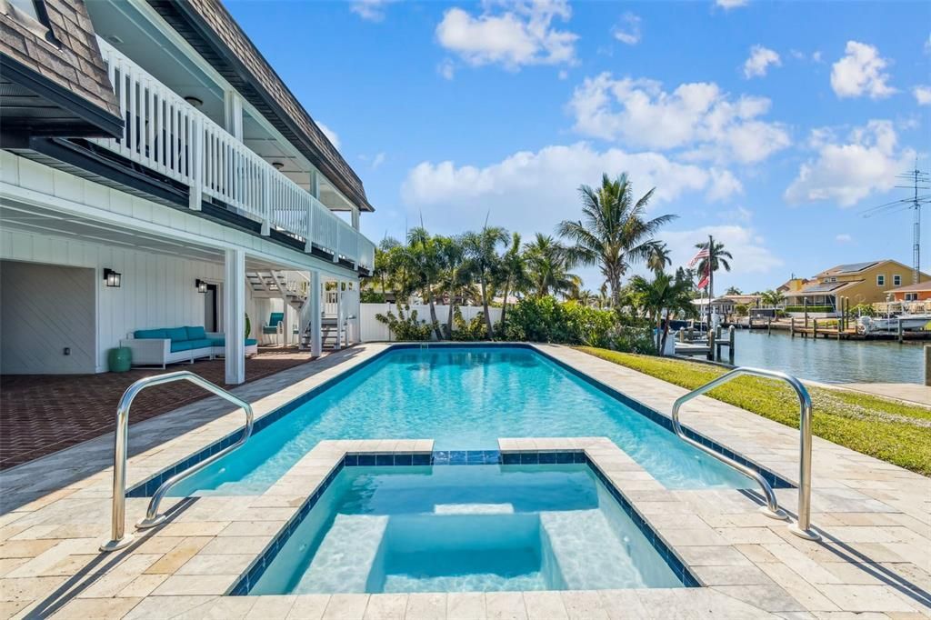 En Venta: $1,050,000 (4 camas, 3 baños, 2780 Pies cuadrados)